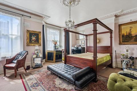 undefined, Arlington Gardens, London, W4