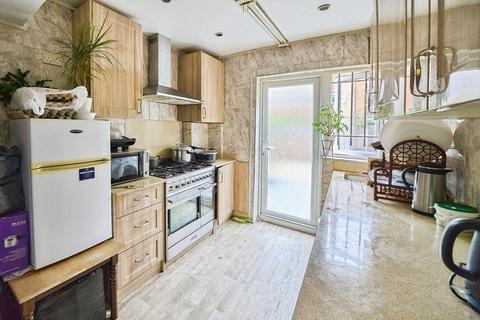 5 bedroom semi-detached house for sale, Church Road, Northolt UB5