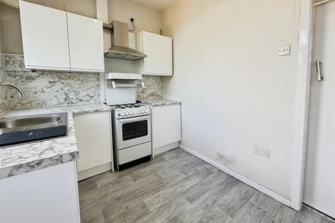 82 Old Road, Bradford, BD7 4PE