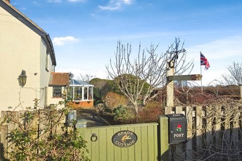4 bedroom detached house for sale, Main Road, Wellow, Yarmouth