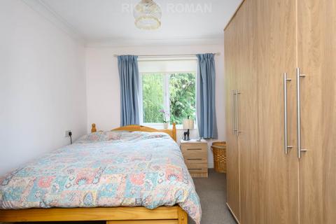 1 bedroom retirement property for sale, Kingston Road, New Malden KT3