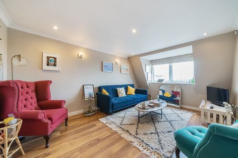 Lavender Hill, London, SW11