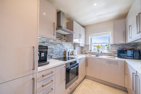 2 bedroom flat for sale, Leigham Avenue, Streatham, London, SW16
