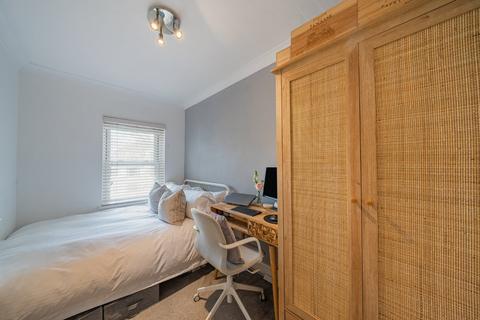 2 bedroom flat for sale, Leigham Avenue, Streatham, London, SW16