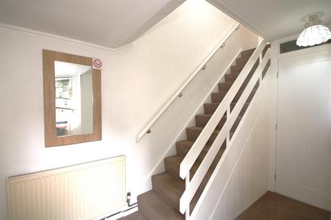 5 The Close, Canterbury, CT2 7TP
