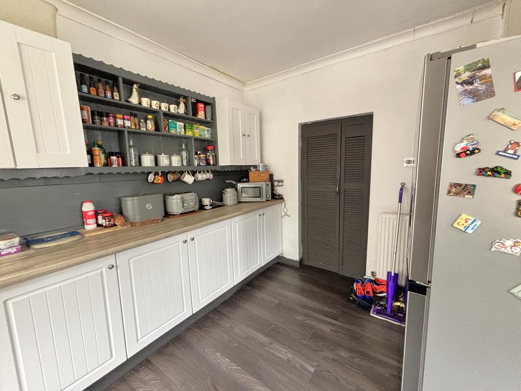 Kitchen /  Breakfast Room