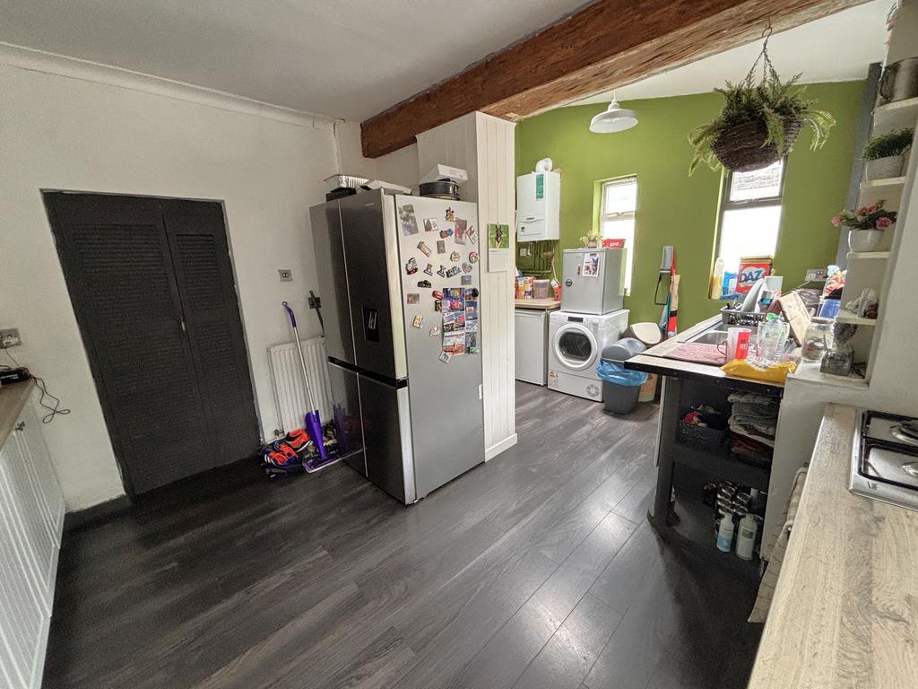 Kitchen /  Breakfast Room