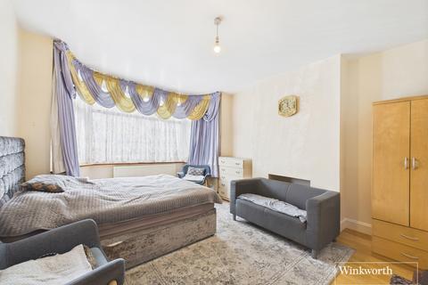 51 Rose Glen, London, NW9 0JR