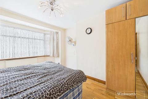 51 Rose Glen, London, NW9 0JR