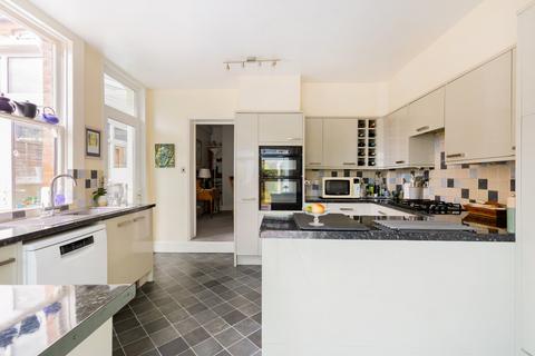undefined, Queens Road, Cheltenham, Gloucestershire, GL50