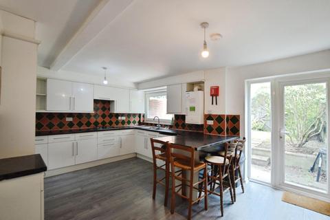 undefined, Cross Street, Farnborough GU14
