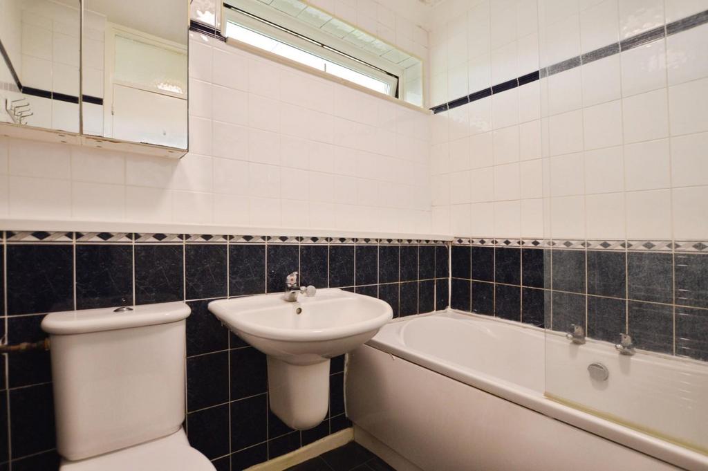 Bathroom.JPG