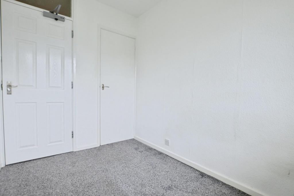 Bedroom 4 (2).JPG