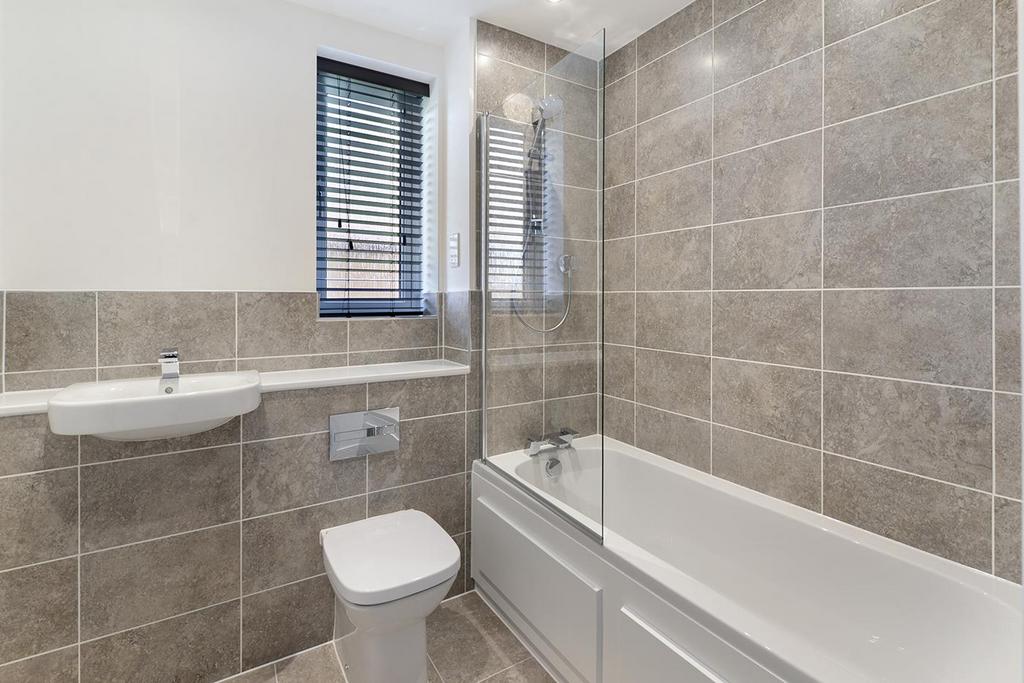 Bathroom (Plot 25)