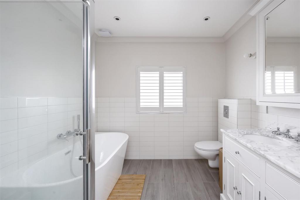 En-suite Shower/Bathroom/WC