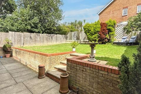 6 Darent Close, Stone Cross, Pevensey, BN24 5PW