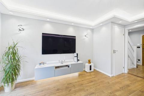 20 Beagle Close, Feltham, TW13 7DG