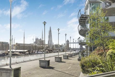 2 bedroom flat for sale, Wapping High Street, London E1W
