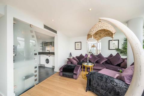 1 bedroom flat for sale, Crews Street, London E14