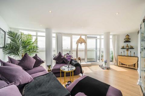 1 bedroom flat for sale, Crews Street, London E14