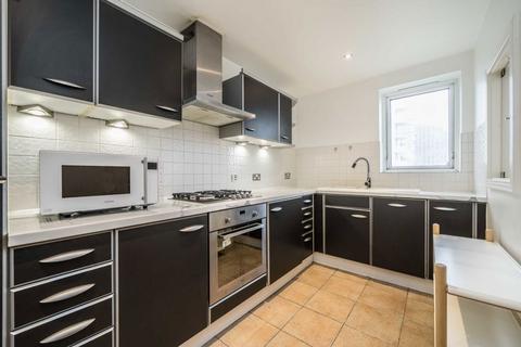 2 bedroom flat for sale, Newport Avenue, London E14