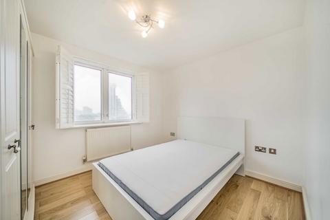 2 bedroom flat for sale, Newport Avenue, London E14