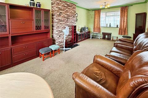 3 bedroom end of terrace house for sale, Birchwood Avenue, Lincolnshire LN6