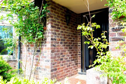 undefined, High Street Green, Chiddingfold GU8