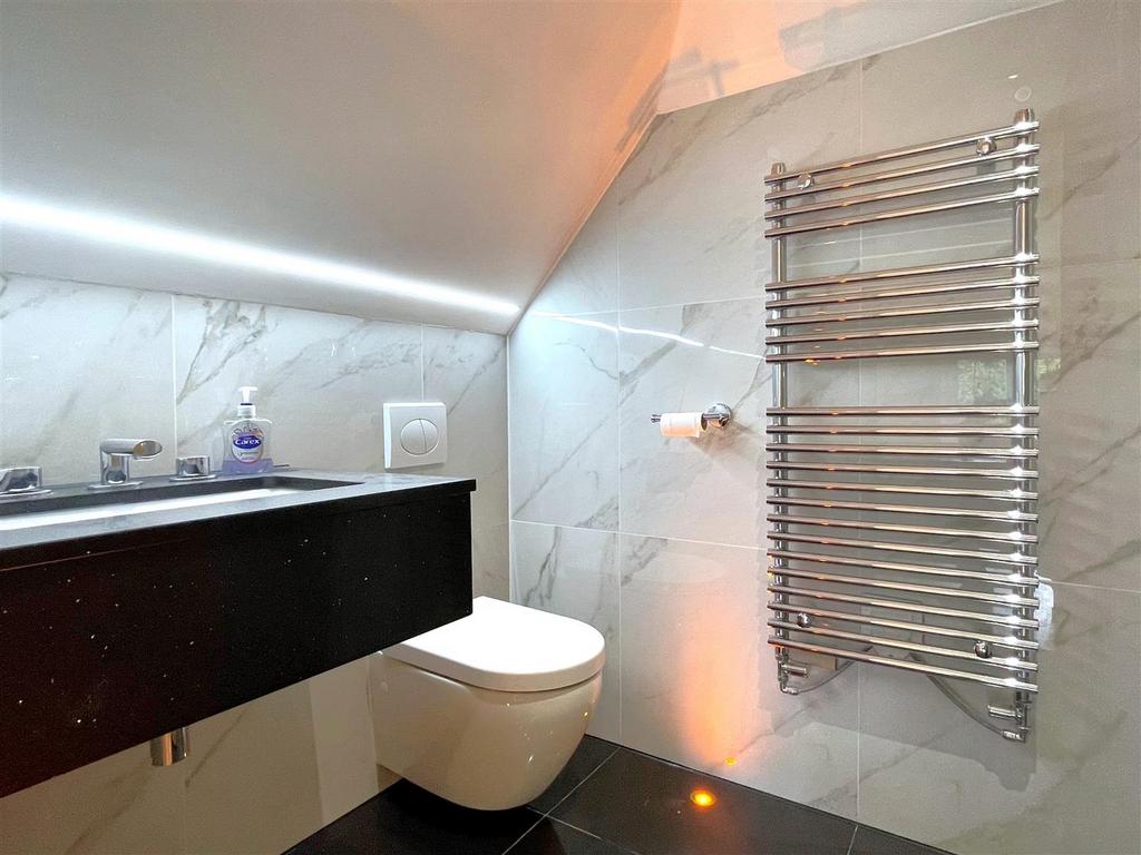 A.En Suite.jpg