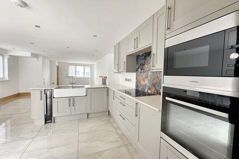 39 Underwood Road, Cadoxton, Neath, SA10 8BY
