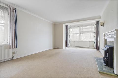 2 bedroom flat for sale, West Parade, Worthing