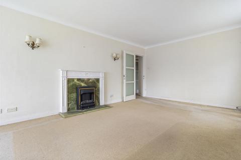 2 bedroom flat for sale, West Parade, Worthing