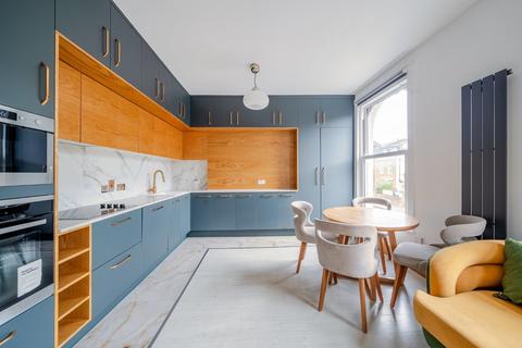 4 bedroom terraced house to rent, Hartfield Road, London, SW19
