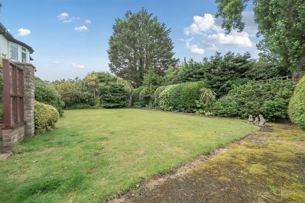 For Sale by Aspire Residential   Abbotts Close