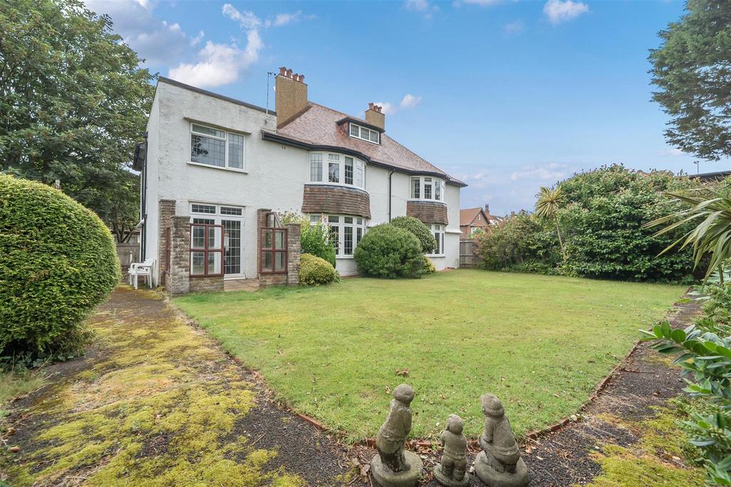 For Sale by Aspire Residential   Abbotts Close
