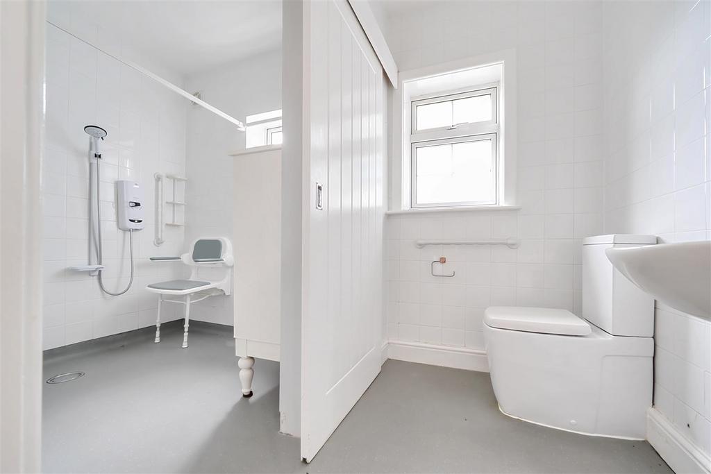 For Sale by Aspire Residential   Abbotts Close