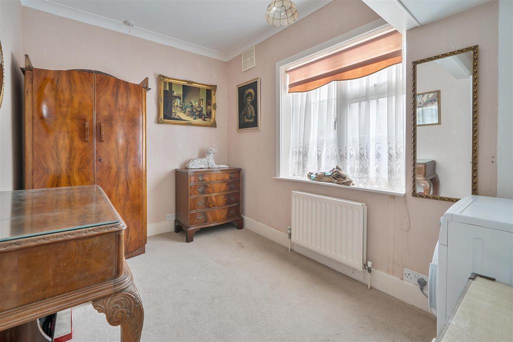For Sale by Aspire Residential   Abbotts Close