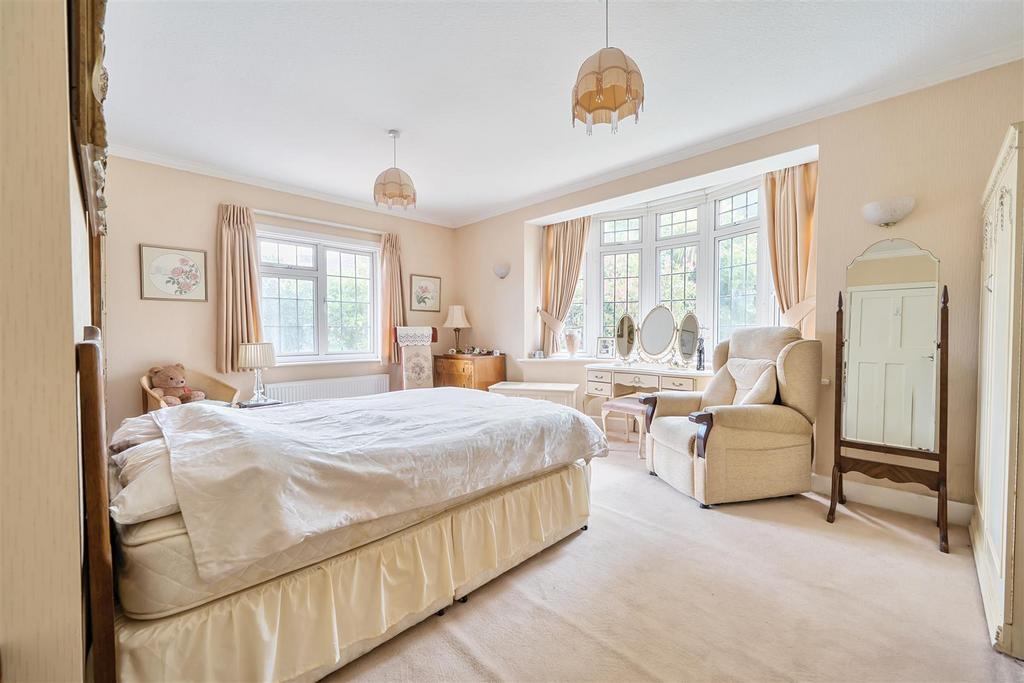 For Sale by Aspire Residential   Abbotts Close