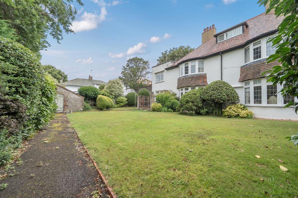 For Sale by Aspire Residential   Abbotts Close