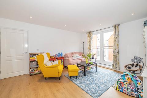 2 bedroom flat for sale, Great Stour Mews, Canterbury, Kent, CT1