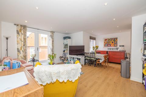 2 bedroom flat for sale, Great Stour Mews, Canterbury, Kent, CT1