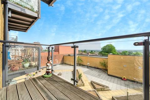 2 bedroom apartment for sale, Royal Oak Road, Bexleyheath