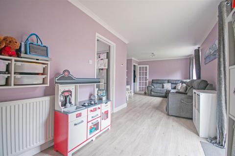 12 Pocklington Close, Chelmer Village, Chelmsford, CM2 6SQ