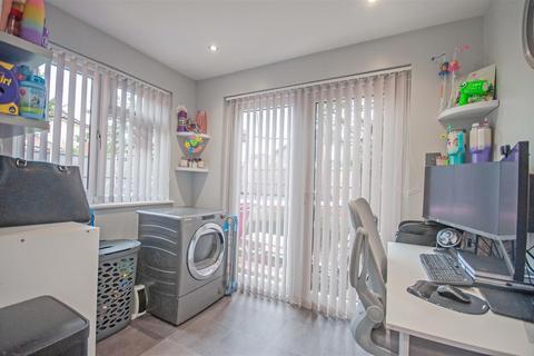 12 Pocklington Close, Chelmer Village, Chelmsford, CM2 6SQ