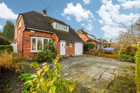 Hythe Coldharbour Road, Woking, GU22 8SP