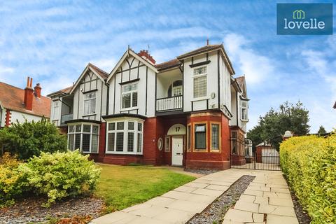 4 bedroom semi-detached house for sale, Park Drive, Grimsby DN32