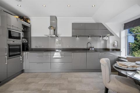 undefined, Ascot Corner, Ascot