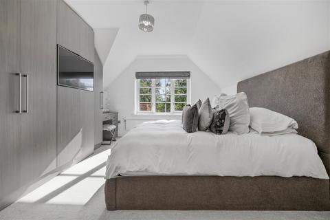 undefined, Ascot Corner, Ascot