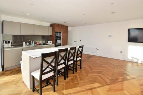 2 bedroom flat to rent, South Tower, 9 Owen Street, Deansgate, Manchester, M15