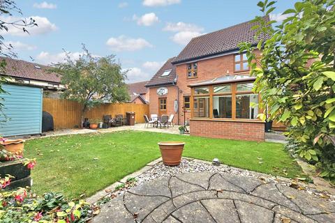4 bedroom detached house for sale, Berkeley Close, Hucclecote, Gloucester